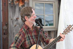 Rob Adams, guest singer at the Hexmark Tavern, Salem Cross Inn, in West Brookfield, MA